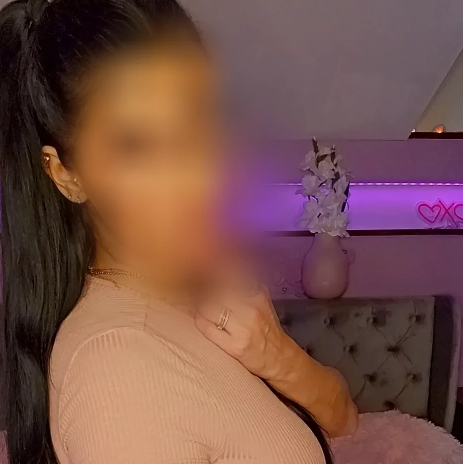 Alina, 33