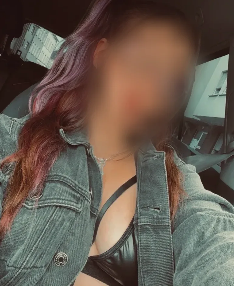 Diana, 27