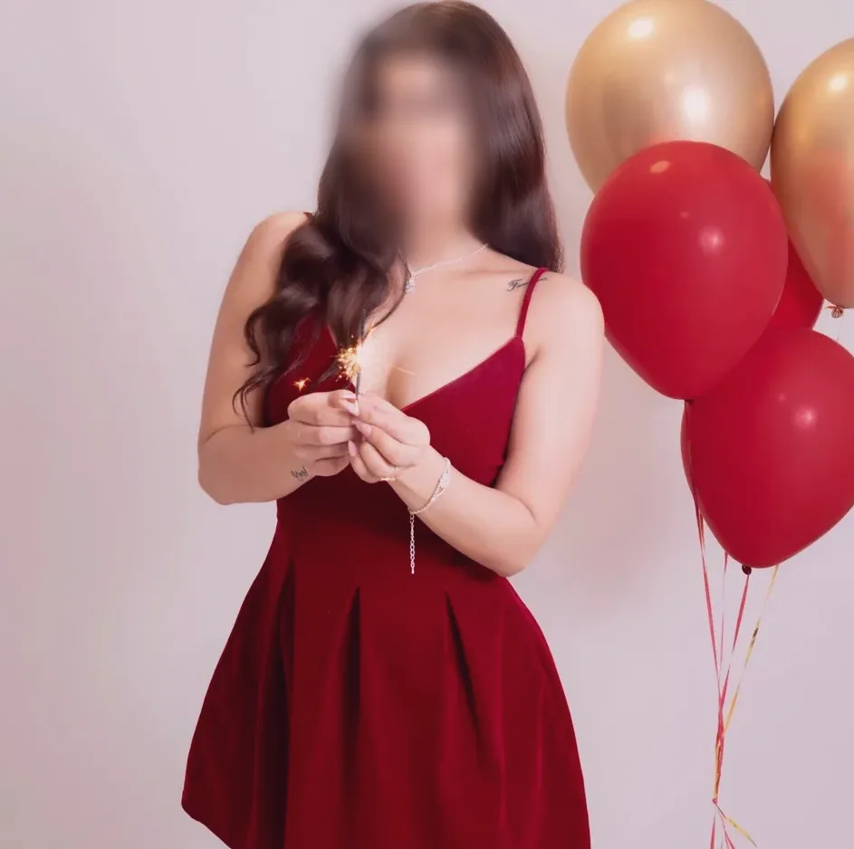 Katrin, 24
