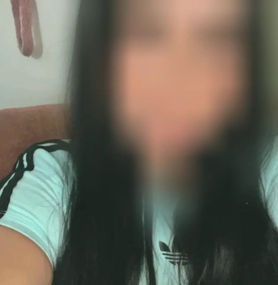 Sandra, 25